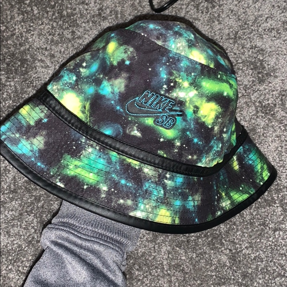 Nike SB bucket hat
